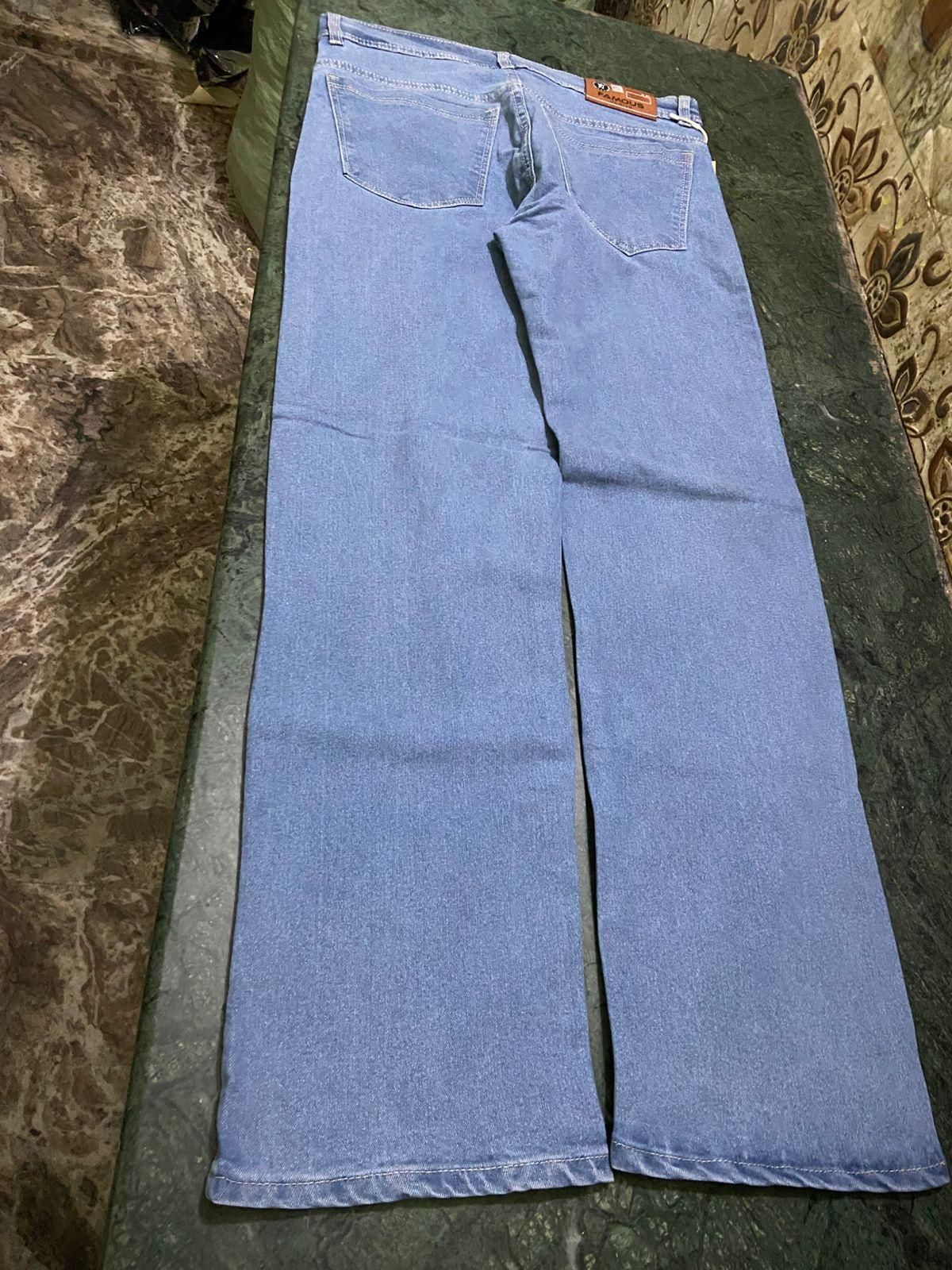 MetroVibe Baggy Jeans – Relaxed Fit Denim 👖